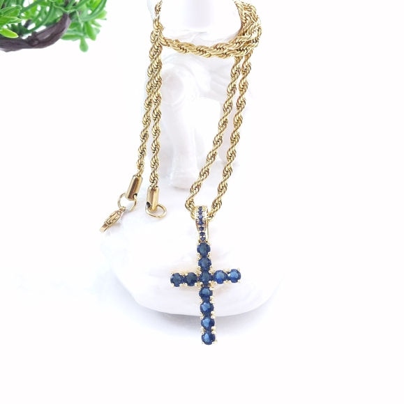 💙 18" x 3mm 14K GP Rope Chain + Religious Pendant - Picture 2 of 8